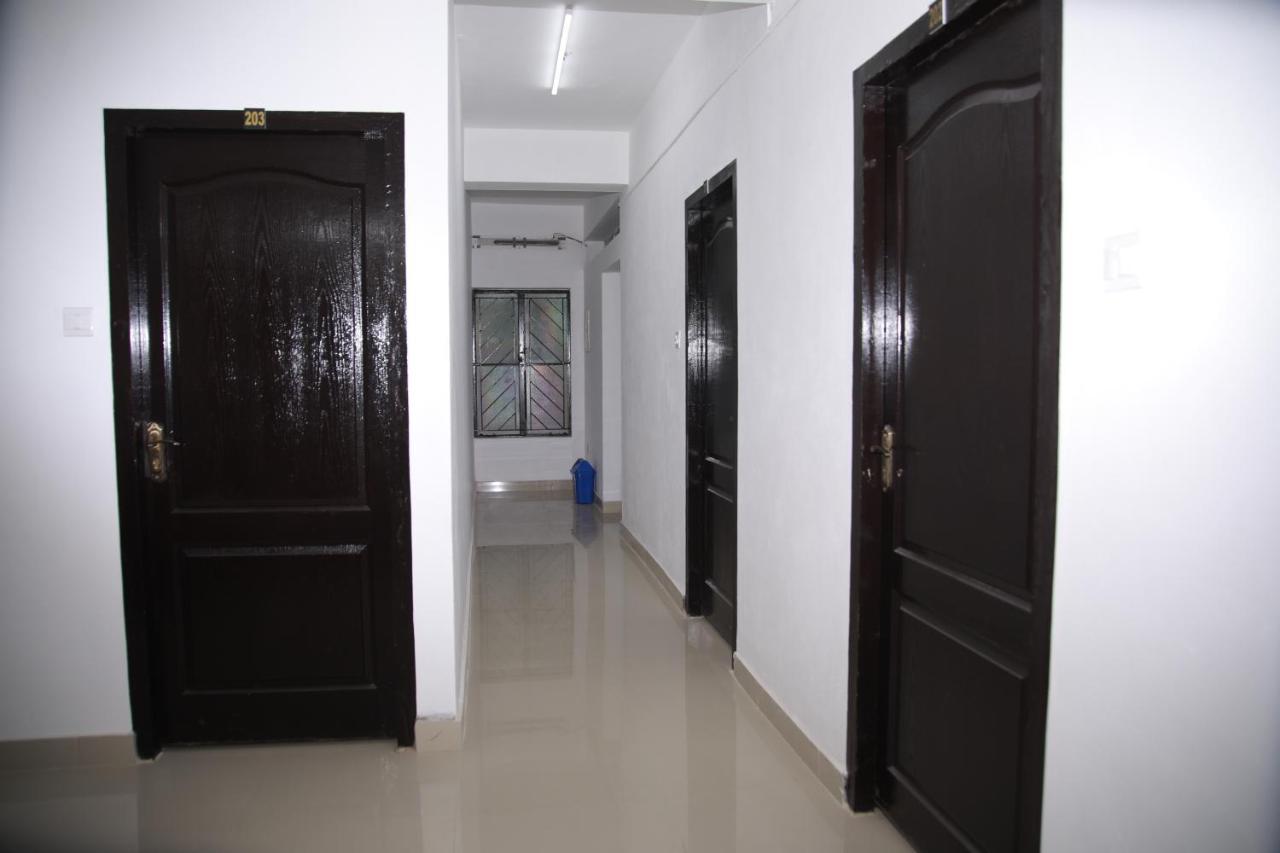 Отель Meghna Residency Тривандрум Экстерьер фото