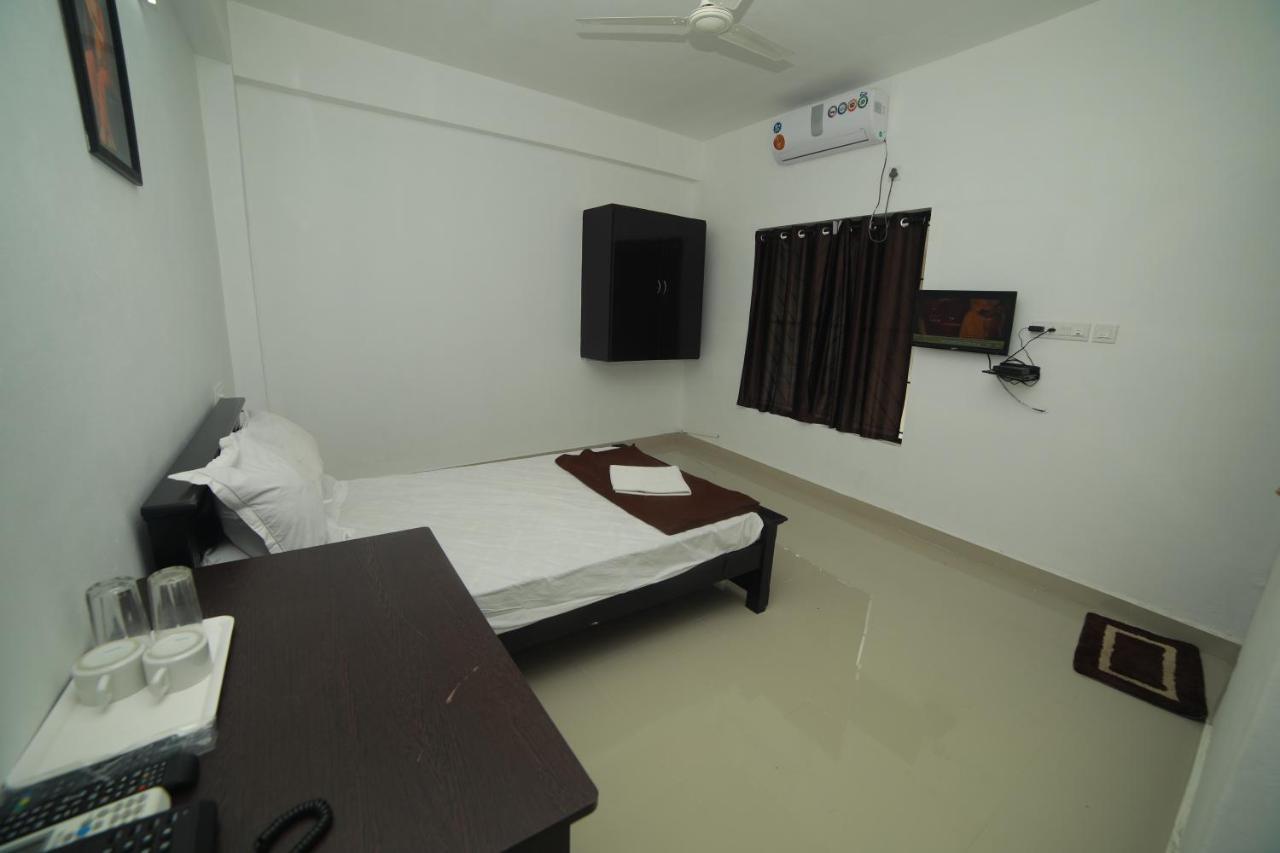 Отель Meghna Residency Тривандрум Экстерьер фото