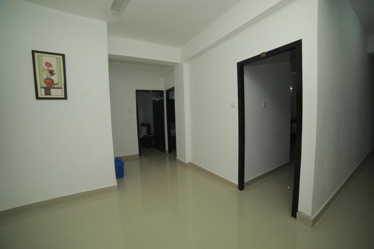 Отель Meghna Residency Тривандрум Экстерьер фото