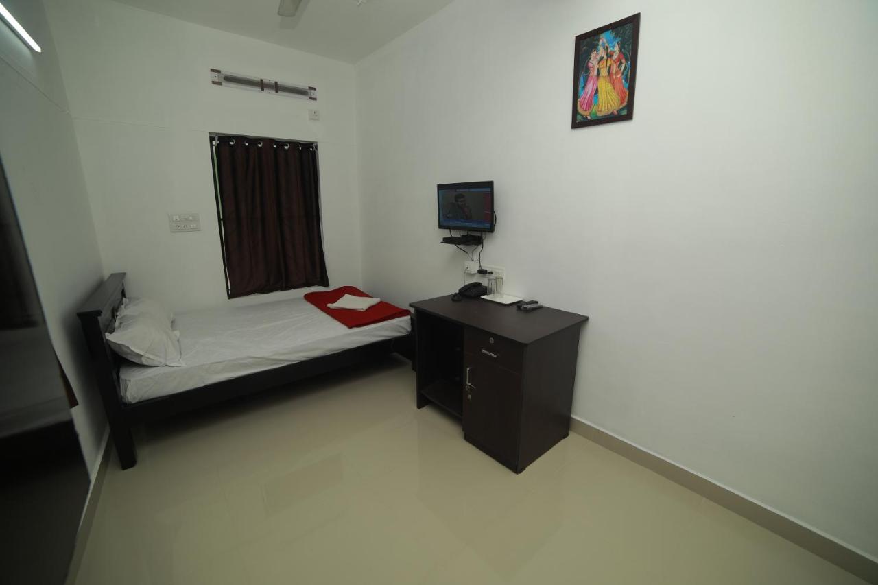 Отель Meghna Residency Тривандрум Экстерьер фото