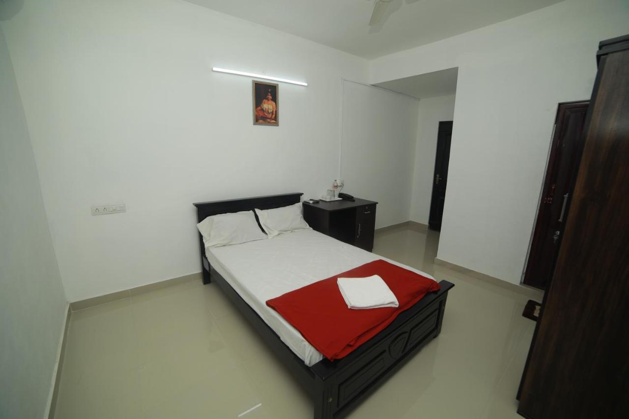 Отель Meghna Residency Тривандрум Экстерьер фото