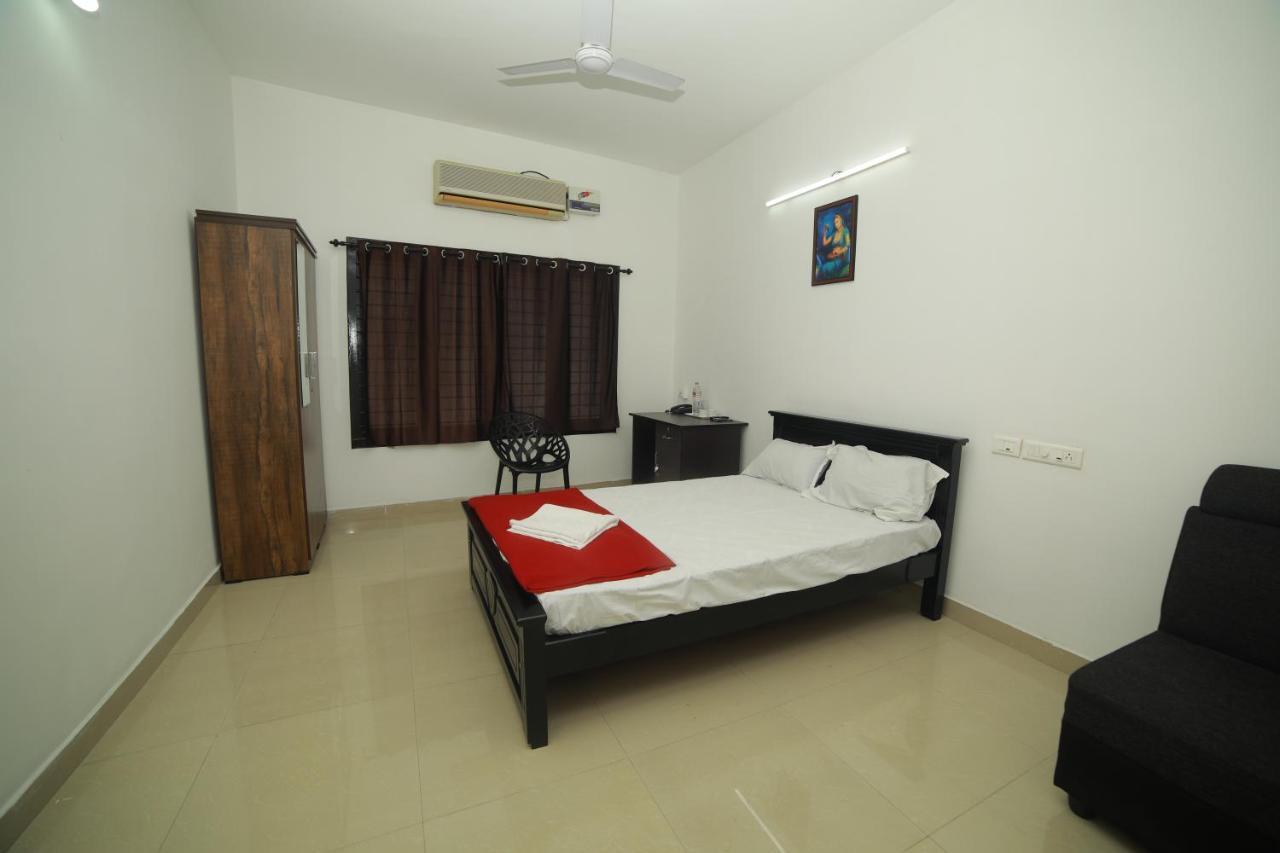 Отель Meghna Residency Тривандрум Экстерьер фото